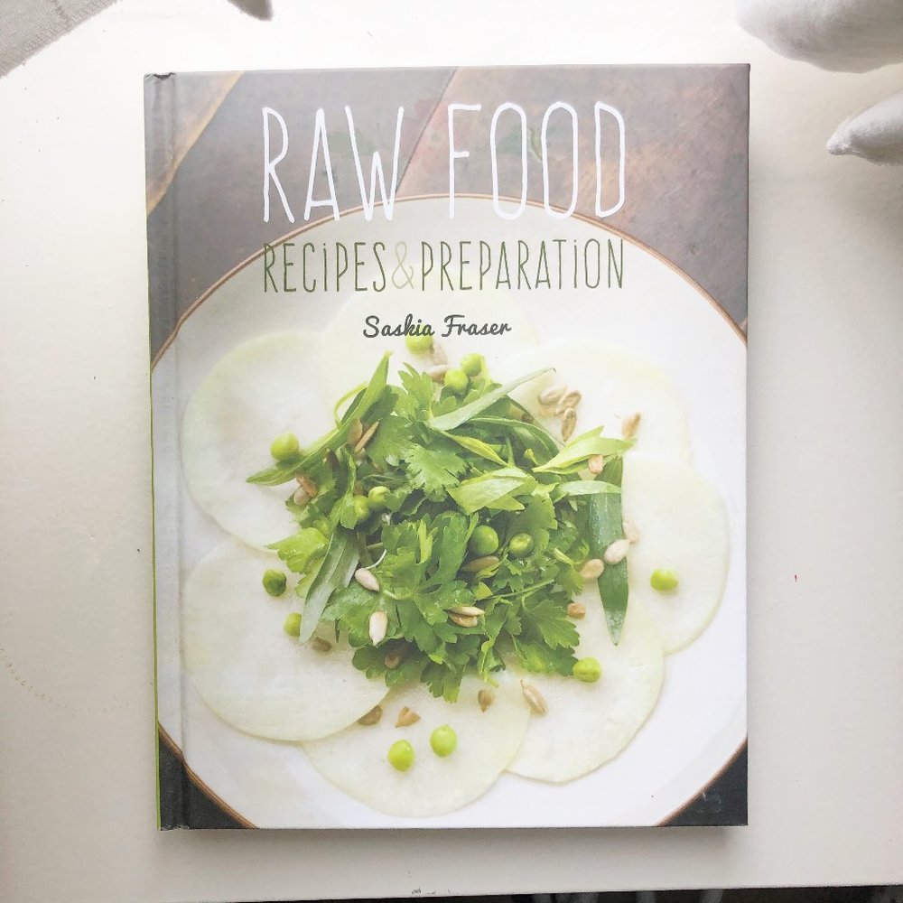✨ 2/$20 ✨ Brand New Raw Food Recipe Book